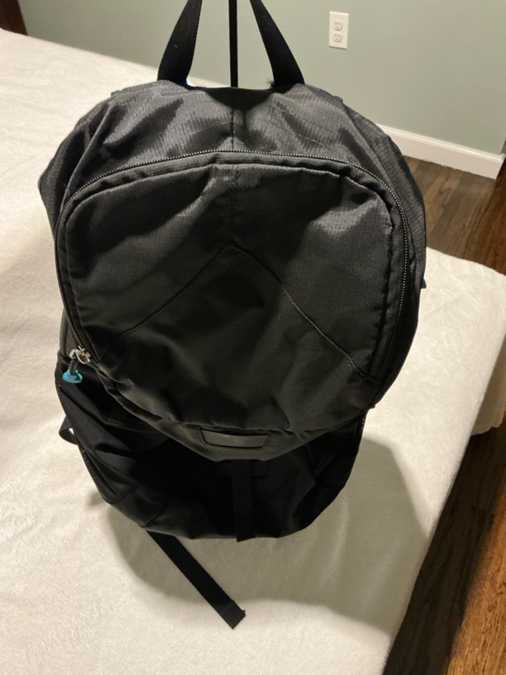 Thule Sweden Black Backpack - Durable Travel Bag - Picture 3 of 10